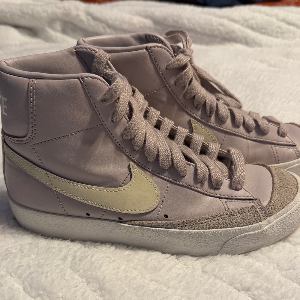 Nike Women’s Blazer Mid Sneakers - Mauve with Cream Swoosh